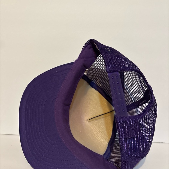 NEW Vintage KIDS NEED HUGS NOT DRUGS Purple SnapBack Trucker Hat - Picture 5 of 7